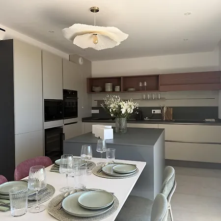 Rooftop 2bedrooms, 2bathrooms Jacuzzi & Sea View #2 Roquebrune-Cap-Martin