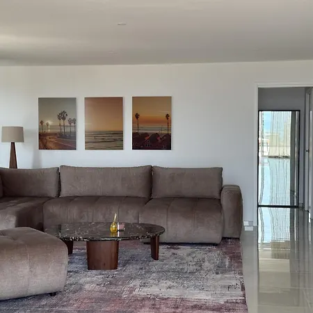 Rooftop 2bedrooms, 2bathrooms Jacuzzi & Sea View #2