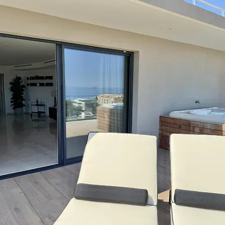 Rooftop 2bedrooms, 2bathrooms Jacuzzi & Sea View #2 * Roquebrune-Cap-Martin